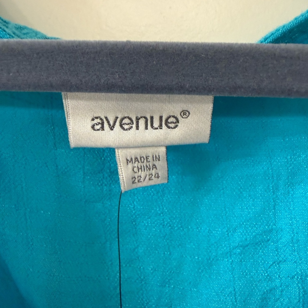Avenue Blue Tunic Top - Picture 2 of 5